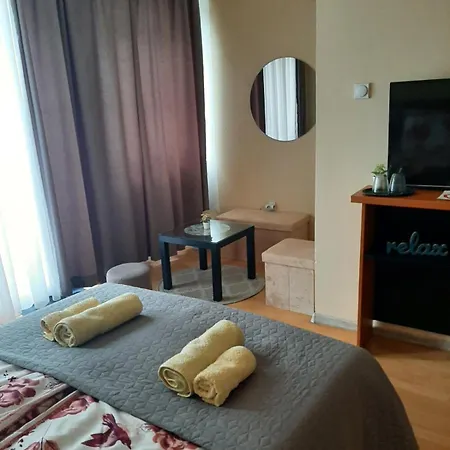 Ana Apartment *