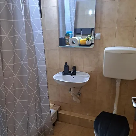 Ana Apartment *